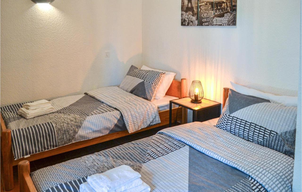 2 Bedroom Nice Home In Vitrac Vitrac  Exterior foto